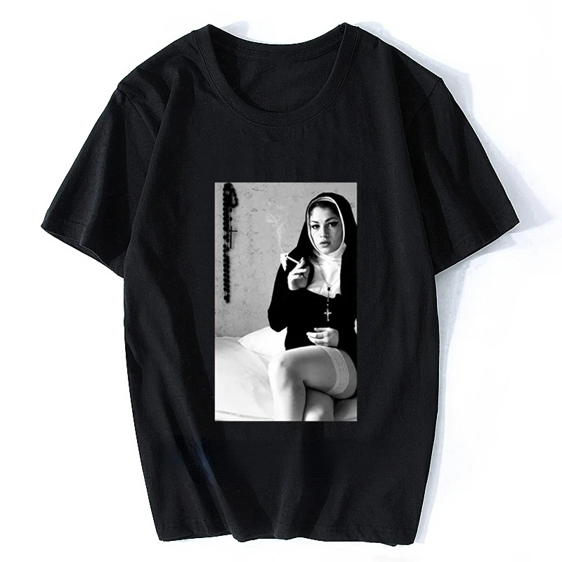 Men Clothing Sexy Nonne Smoke Nun Cross Cross The Happiness Is Have My T Shirt Harajuku Retro T Shirt Unisex Tees Ropa Hombre